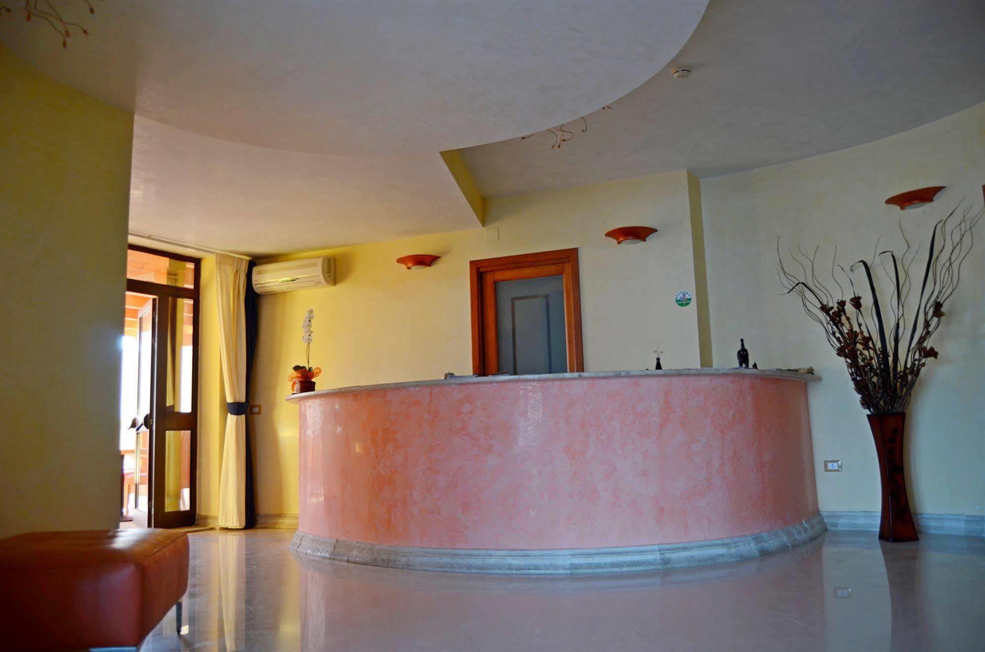 Hotel Costa Antiga Кастелсардо Екстериор снимка